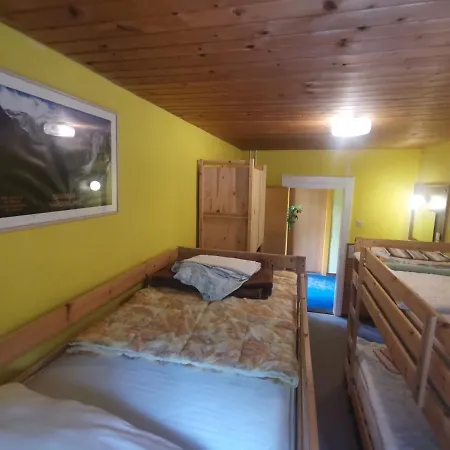 Pod Voglom Hostel *