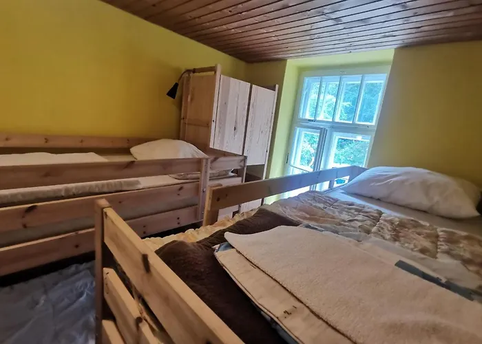 Pod Voglom Auberge de jeunesse *